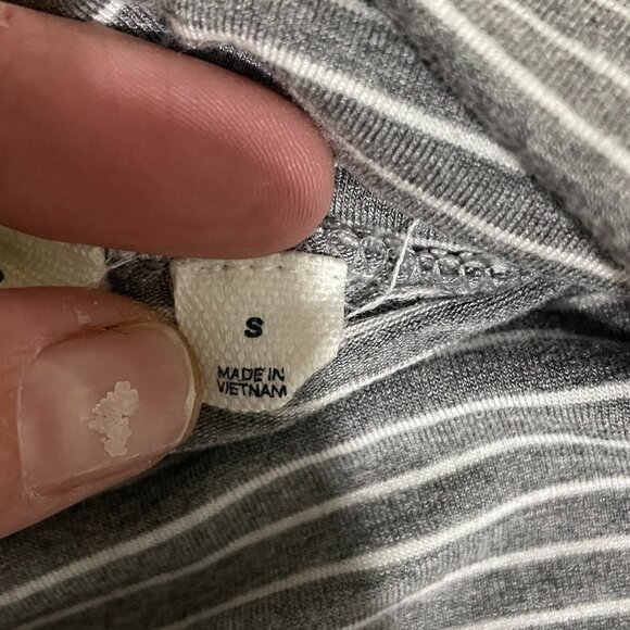 Gap grey + white striped true-wrap skirt, Small - Picture 6 of 8